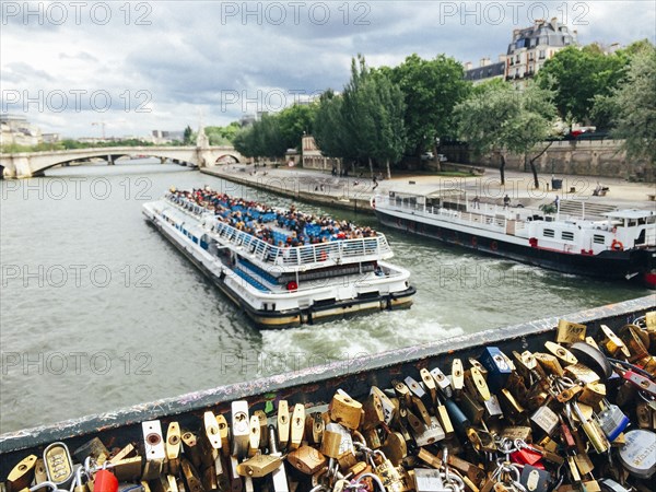 Pont des Arts Bridge overlooking ferries