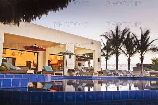 Elegant house and swimming pool