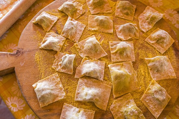 Flour on stuffed pasta