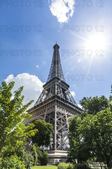 Sunbeams on Eiffel Tower