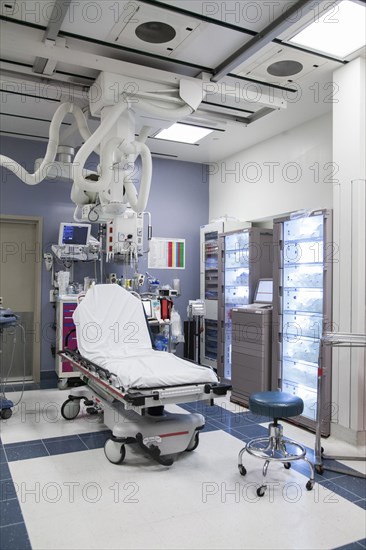 Empty bed in emergency room