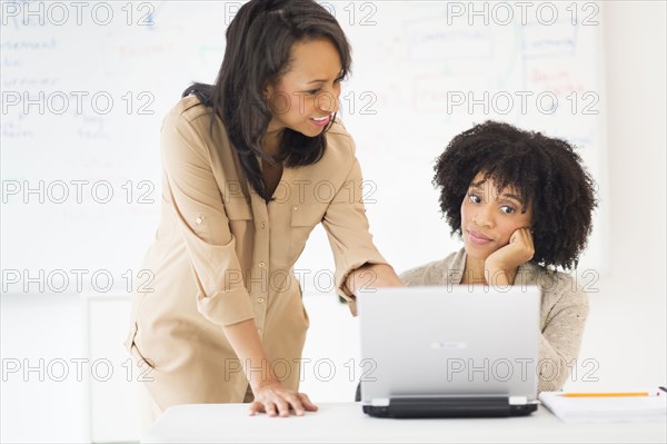 African American businesswomen working together