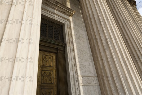 Columns and entrance of US Supreme Court