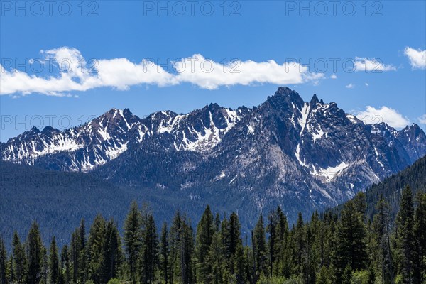 Rocky crags of Sawtooth Mountains