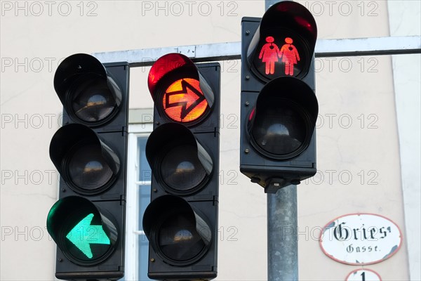 Different traffic lights on street