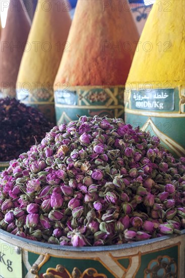 Dried roses for sale in medina