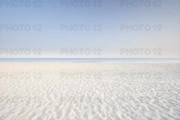 USA, MA, Nantucket Island, Empty Surfside Beach