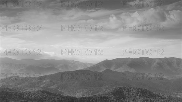 USA, Tennessee, Townsend, Clouds over Smoky Mountains