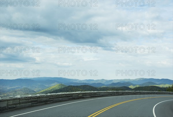 USA, Tennessee, Townsend, Foothills Parkway with Smoky Mountains in distance