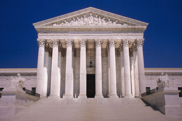 USA, Washington DC, Facade of United States Supreme Court building
