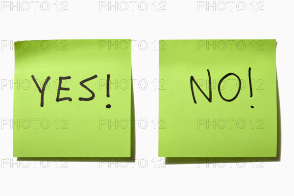 Yes and No written on green post it votes
