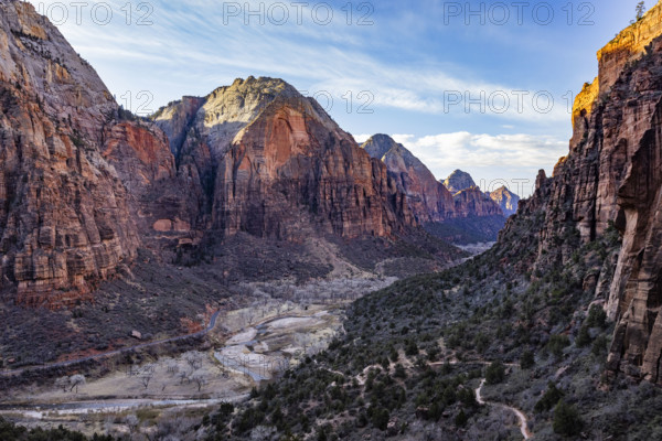USA, Utah, Zion National Park, Hiking path to Angels Landing