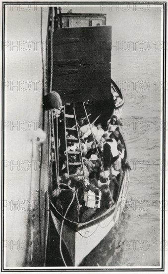 Sauvetage des survivants du RMS Titanic par l’équipage du RMS Carpathia