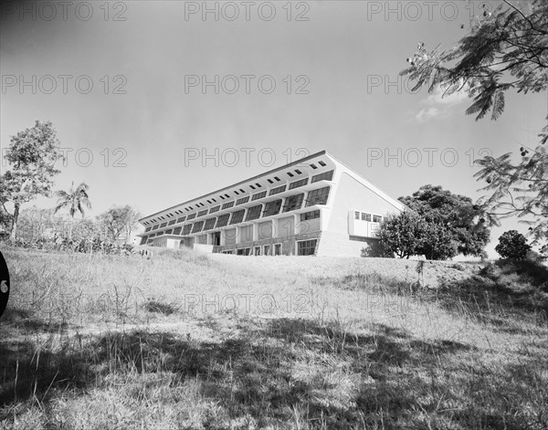 Modern building at Makerere Hill. A modern building with numerous windows and a sloping roof in the district of Makerere Hill. Kampala, Uganda, 12 October 1954. Kampala, Central (Uganda), Uganda, Eastern Africa, Africa.