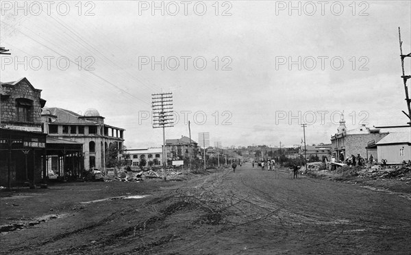 Sixth Avenue, Nairobi. Sixth Avenue, the principal thoroughfare of Nairobi and site of the post office, was later renamed Delamere Avenue and, after independence, Kenyatta Avenue. Nairobi, British East Africa (Kenya), 1913. Nairobi, Nairobi Area, Kenya, Eastern Africa, Africa.