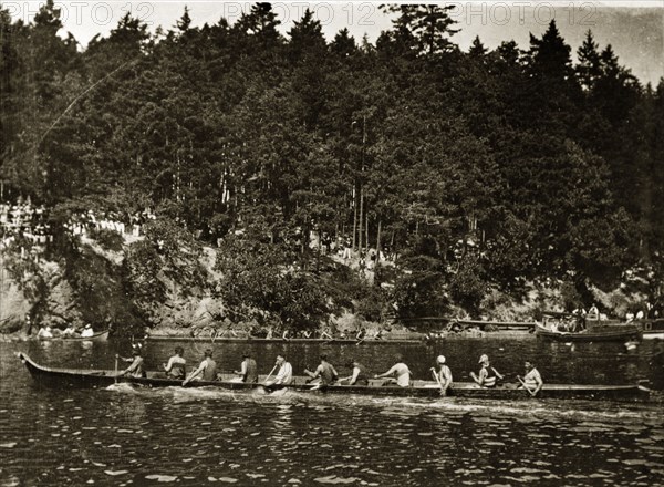 Indian racing canoes. Indian racing canoes on a Canadian river. Victoria, Canada, 21 June-4 July 1924. Victoria, British Columbia, Canada, North America, North America .