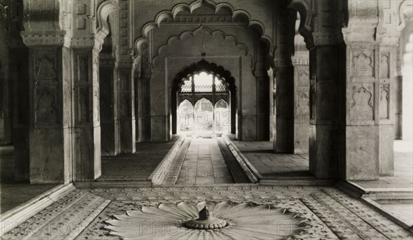 Rang Mahal, Delhi Fort. Interior view of the Rang Mahal (the women's quarters) at the Delhi Fort showing the palace's intricately decorated ceilings and the empty Nahr-i-Behisht, a channel of water that runs through the centre of each palace. New Delhi, India, circa 1954., Delhi, India, Southern Asia, Asia.