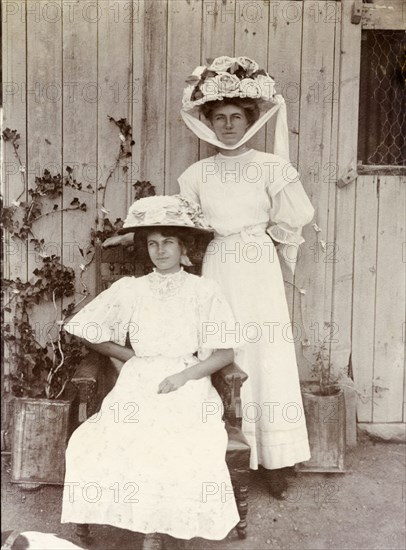 The Watson' girls. Informal outdoors portrait of 'the Watson girls', Orange Free State, South Africa, 1907. South Africa, Southern Africa, Africa.