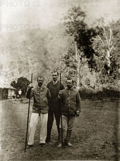 Sitwell and colleagues. Infomal portrait of S.A.H. Sitwell and his two European colleagues in the Chin Hills (Rakhine Yoma), a range of mountains running along the boundary between western Myanmar and Assam. Rakhine, Burma (Myanmar), January 1897., Rakhine, Burma (Myanmar), South East Asia, Asia.