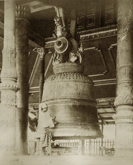 The great bell at Shwe Dagon Pagoda. The great bell at the holy Buddist shrine at Shwe Dagon Pagoda. Rangoon (Yangon), Burma (Myanmar), circa 1885. Yangon, Yangon, Burma (Myanmar), South East Asia, Asia.