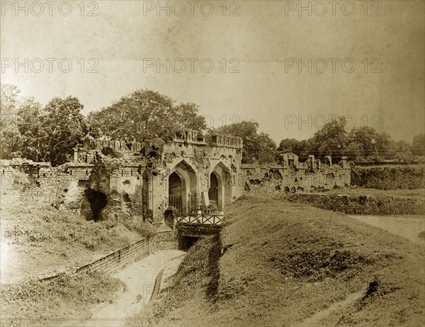Cashmere (Kashmir) Gate, Delhi. The crumbling arches of the Cashmere (Kashmir) Gate, the scene of a battle between British troops and mutinous Indian sepoys during the Indian Mutiny and Rebellion (1857-58). Delhi, India, circa 1885. Delhi, Delhi, India, Southern Asia, Asia.