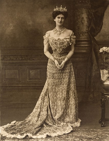 Lady Curzon. Studio portrait of Lady Curzon (1870-1906), Vicereine of India, finely dressed for the Coronation Durbar at Delhi. She wears her celebrated 'peacock dress', created for her by Worth of Paris, and a diamond and platinum tiara by Boucheron of Paris. India, 1 January 1903. India, Southern Asia, Asia.