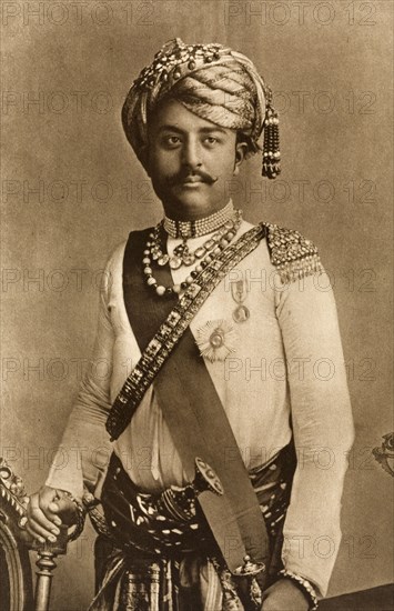 Maharao of Kutch. Studio portrait of Sir Khengarji Savai (1866-1942), Maharao of Kutch, finely dressed for the Coronation Durbar at Delhi. India, circa 1902. India, Southern Asia, Asia.