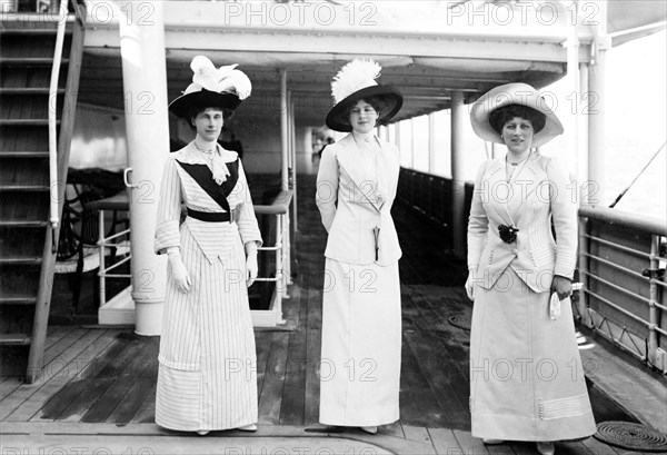 Queen Mary's Ladies in Waiting. Ladies in Waiting to Queen Mary, pictured aboard HMS Medina on their way to India for the Coronation Durbar at Delhi. Indian Ocean near Mumbai, India, circa 30 November 1911. India, Southern Asia, Asia.