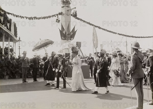 King George V arrives in Kolkata. King George V (r.1910-36), Queen Mary and the royal entourage arrive in Calcutta to commence a tour of India following the Coronation Durbar at Delhi. Calcutta (Kolkata), India, circa 1 January 1912. Kolkata, West Bengal, India, Southern Asia, Asia.