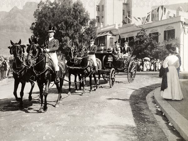 The Duke of Connaught at Government House, Cape Town. The Duke and Duchess of Connaught leave Government House in a horse-drawn carriage following a ceremony held to open the new Union Parliament. Cape Town, Cape Province (West Cape), South Africa, 4 November 1910. Cape Town, West Cape, South Africa, Southern Africa, Africa.