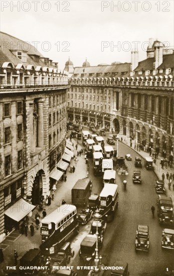 The Quadrant, London. A row of double-decker buses line The Quadrant at the bottom of Regent Street. London, England, circa 1930. London, London, City of, England (United Kingdom), Western Europe, Europe .