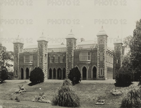 Government House, Perth. View of Perth's Government House, located in the city's business district between St. Georges Terrace and the Swan River. Perth, Australia, circa 1901. Perth, West Australia, Australia, Australia, Oceania.