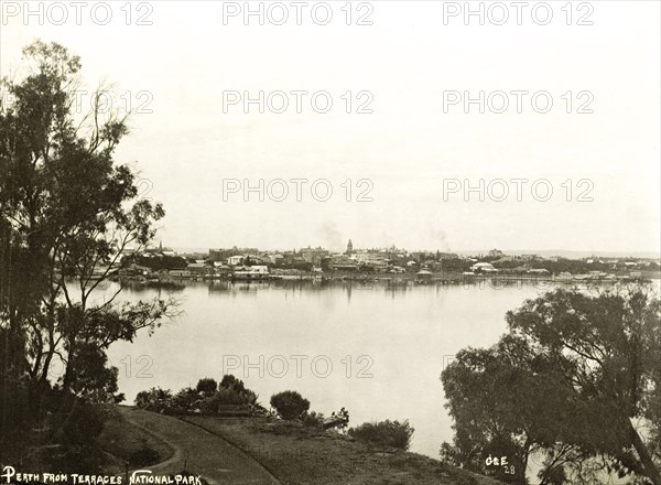 View of Perth, 1901. View of Perth, taken from the terraces of the National Park. Perth, Australia, 1901. Perth, West Australia, Australia, Australia, Oceania.