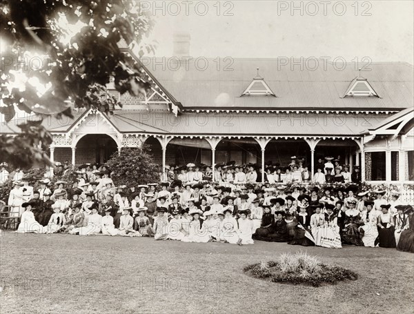 Guild of Loyal Women in South Africa. The Guild of Loyal Women assemble for a portrait outside Government House in Pretoria. Annie Lawley, wife of Sir Arthur Lawley (1860-1932), the Lieutenant General of the Transvaal, was president of the Guild at this time. Pretoria, South Africa, February 1904. Johannesburg, Gauteng, South Africa, Southern Africa, Africa.