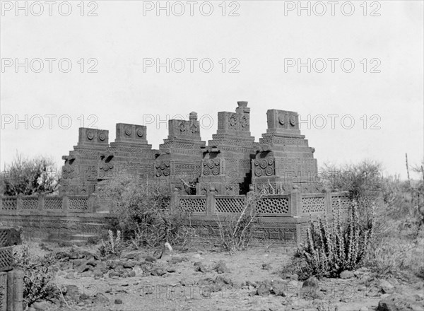 Chaukundi Tombs. An ornately carved sandstone tomb at the Chaukundi Tombs complex. Karachi, Sind, India (Sindh, Pakistan), circa 1910. Karachi, Sindh, Pakistan, Southern Asia, Asia.