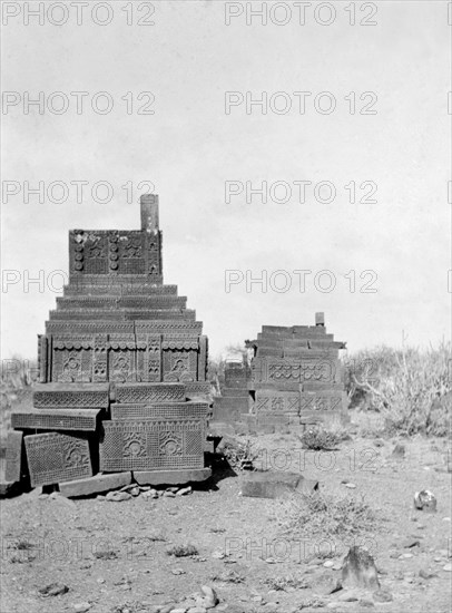 Chaukundi Tombs. An ornately carved sandstone tomb at the Chaukundi Tombs complex. Karachi, Sind, India (Sindh, Pakistan), circa 1910. Karachi, Sindh, Pakistan, Southern Asia, Asia.