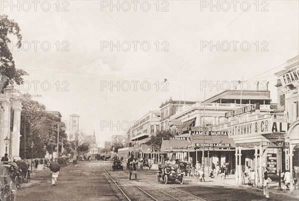 Government Place, Calcutta. View of the premises of 'James Murray and Company' chronometer makers at 12 Government Place, Calcutta, situated opposite the pillared gateway to Government House. Calcutta (Kolkata), India, 1909. Kolkata, West Bengal, India, Southern Asia, Asia.