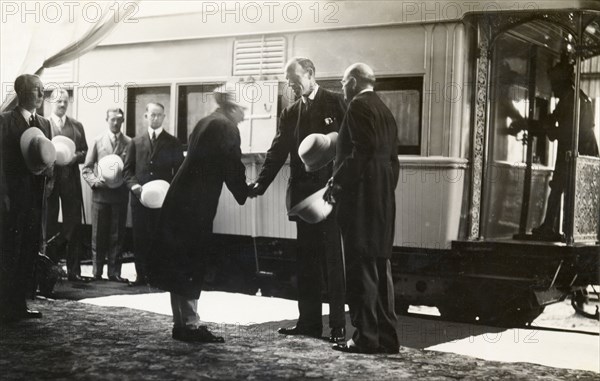 Lord Irwin's arrival at Indore. Lord Irwin, Viceroy of India, shakes hands with an Indian prince upon arrival at Indore railway station. Indore, Indore State (Madhya Pradesh), India, 30 July 1928. Indore, Madhya Pradesh, India, Southern Asia, Asia.