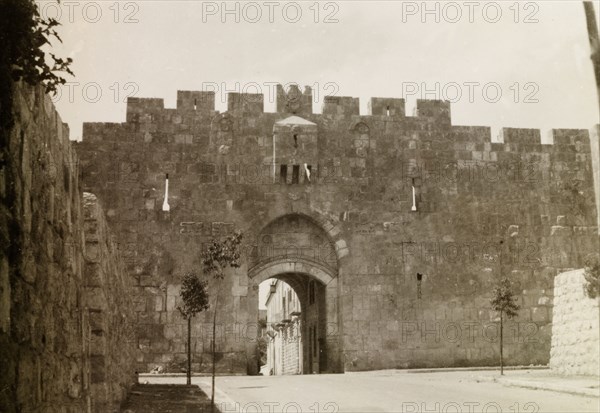 St Stephens Gate, Jerusalem. View of St Stephens Gate (the Lion's Gate) on the eastern section of Jerusalem's old city walls. Jerusalem, British Mandate of Palestine (Israel), circa 1942. Jerusalem, Jerusalem, Israel, Middle East, Asia.
