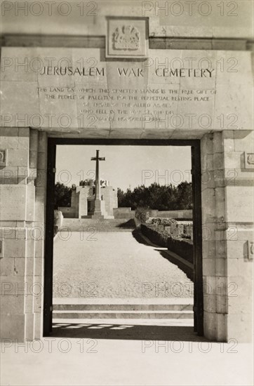 Jerusalem War Cemetery. A commemorative arch at Jerusalem War Cemetery dedicated to all the allied soldiers who fell during the First World War (1914-1918). Jerusalem, British Mandate of Palestine (Israel), circa 1942. Jerusalem, Jerusalem, Israel, Middle East, Asia.