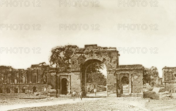 Bailey Guard Gate, Lucknow. The ruins of the Bailey Guard Gate at the British Residency, through which Sir Colin Campbell led British troops during the Siege of Lucknow (1857). Lucknow, North Western Provinces (Uttar Pradesh), India, circa 1875. Netherlands Antilles, Caribbean, North America .