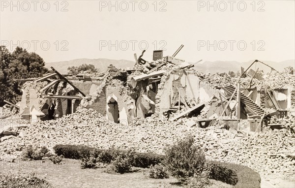 Building destroyed by an earthquake, Bihar. The remains of a building in Bihar, reduced to rubble by an earthquake that struck near the India-Nepal border on 15 January 1934, killing approximately 10,500 people. Bihar, India, 1934., Bihar, India, Southern Asia, Asia.