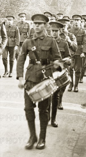 Officers Training Corps Band, Eastbourne. The Officers Training Corps Band from Eastbourne College parade through the streets of Eastbourne to the accompaniment of drums. Eastbourne, England, circa 1924. Eastbourne, Sussex, England (United Kingdom), Western Europe, Europe .