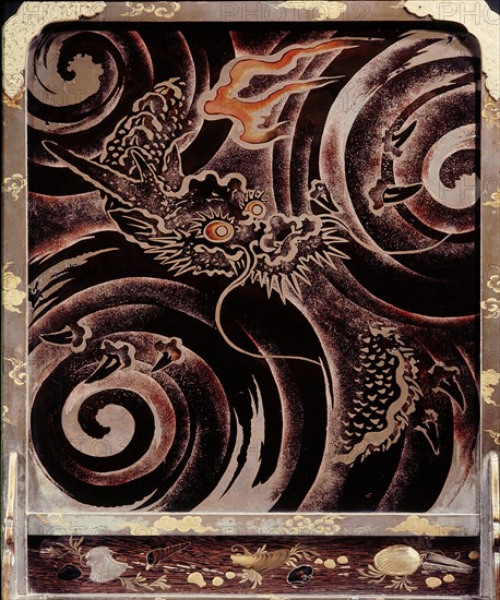 Lacquer screen with dragon design