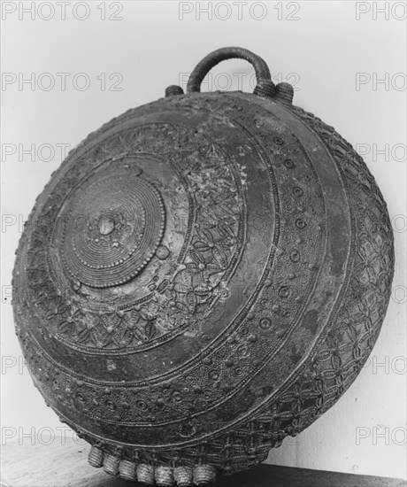 A bronze bowl cast by the lost wax method