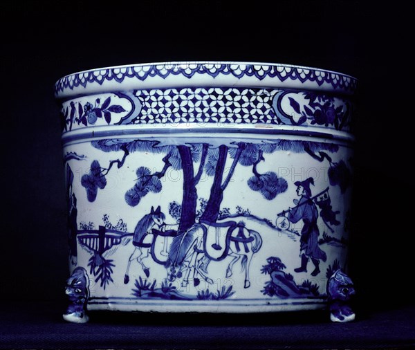 Blue and white ware jar