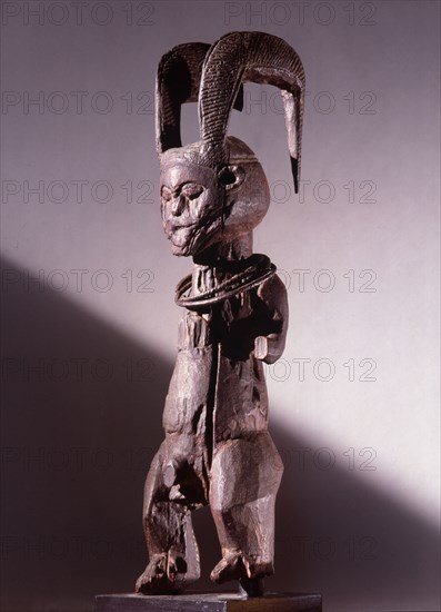 Hungana male figure