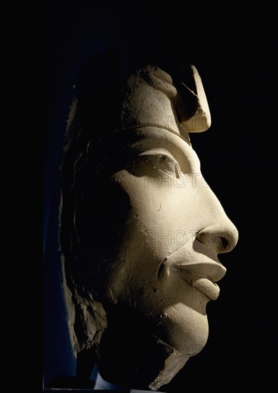 A colossal head of Amenhotep IV ( Akhenaton ) in the Double Crown