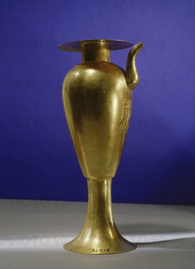 Gold vase, heset, used for pouring libations of water