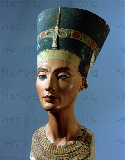 The crowned head of Nefertiti, wife of Akhenaton